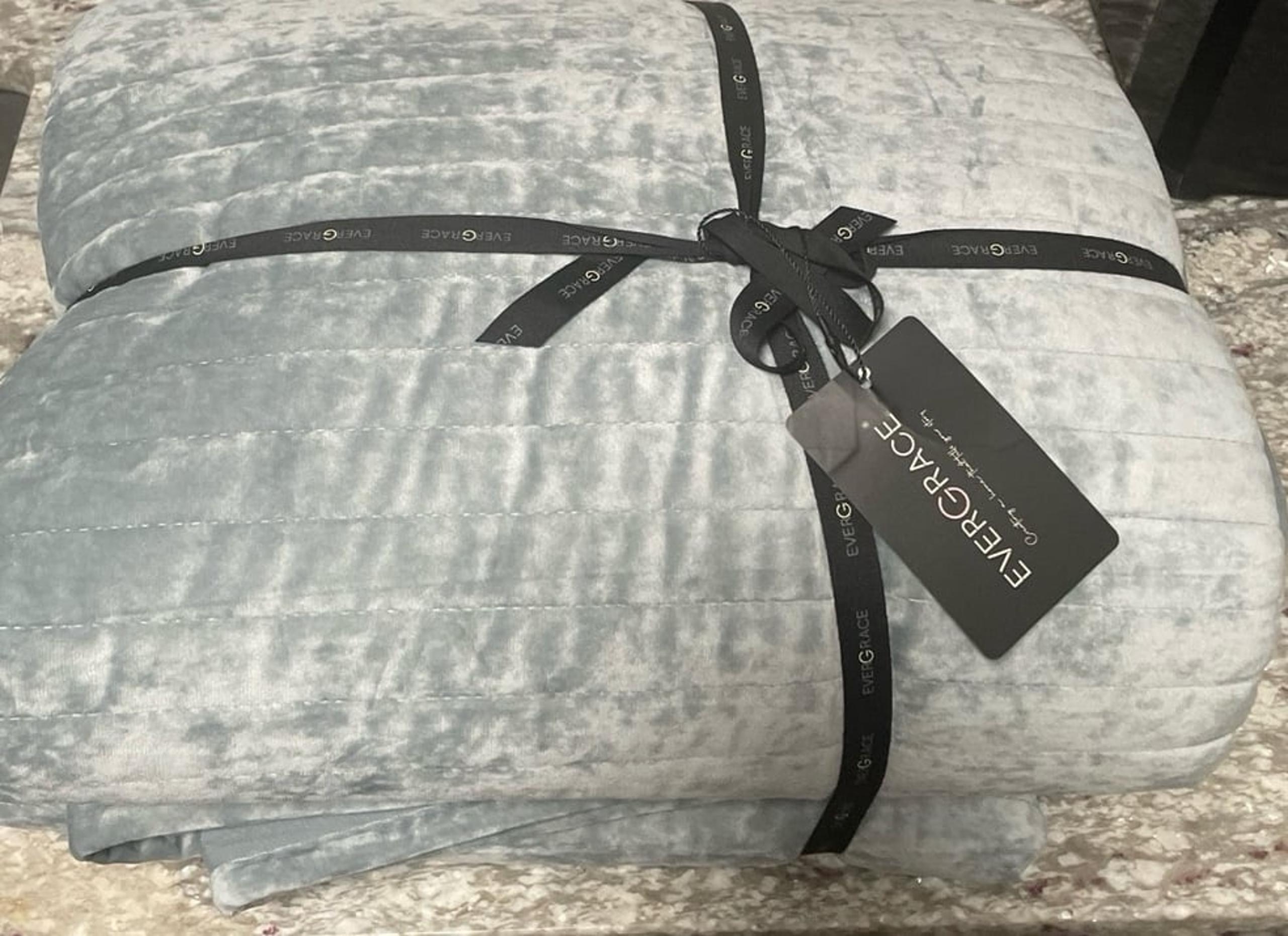 EVERGRACE Velvet Quilt Set King Size, Blue Linen , 2 Matching Shams