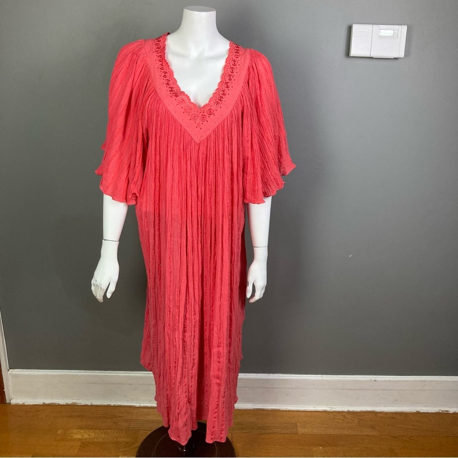 Tropical Escape Hawaiian dress Medium VTG gauzy deadstock flutter sleeve 70's