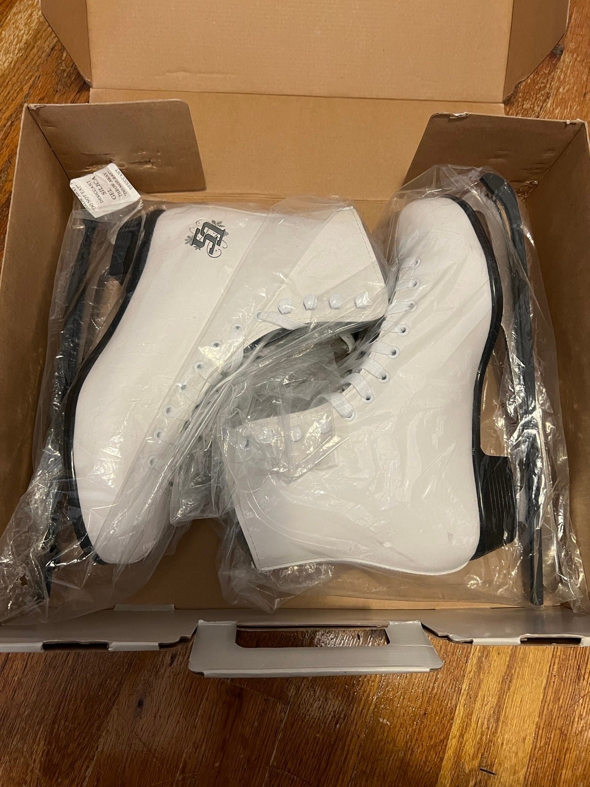 CCM Pirouette Women's SIZE 9 White Figure Skating Ice Skates