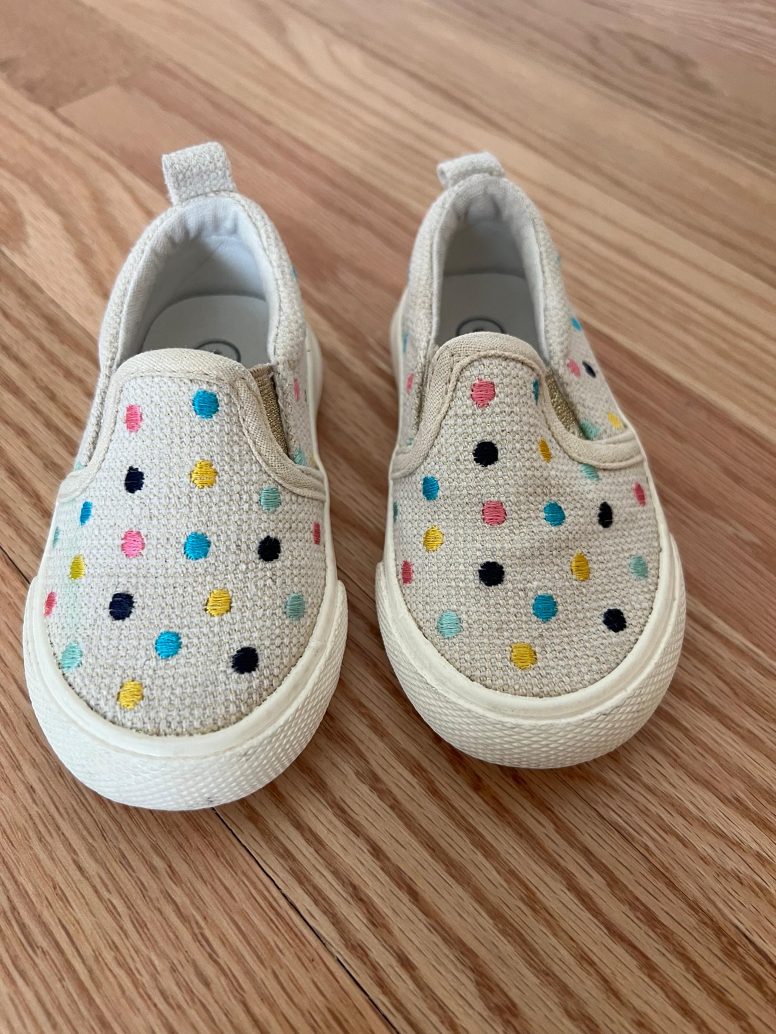 Toddler shoes size 5
