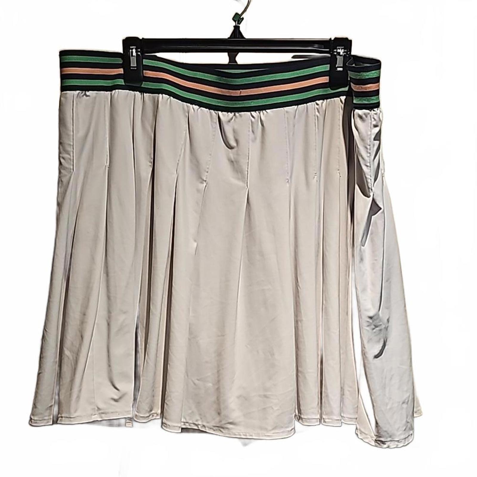 Livi for lane Bryant pleated skirt with built in shorts. Size 22/24