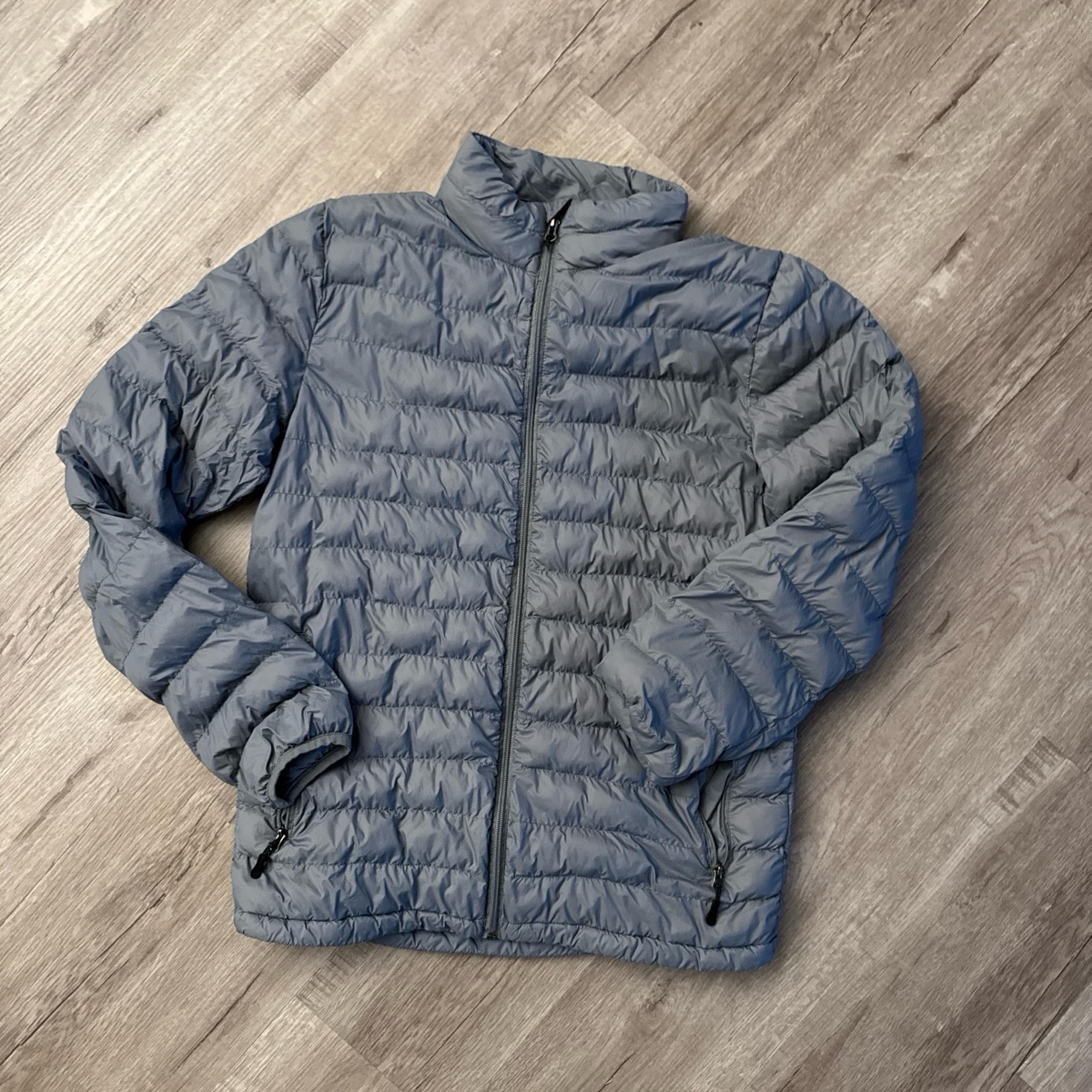 32 Degrees MEN'S LIGHTWEIGHT RECYCLED POLY-FILL PACKABLE JACKET -Size Small