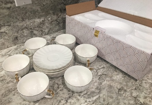 New Tea Cups and Saucers, Set of 6 (7 oz) with Gold Trim and Gift Box.