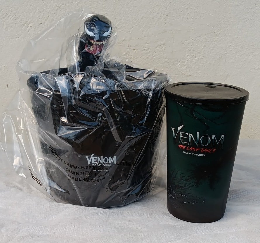 Venom popcorn bowl and 3D tumbler