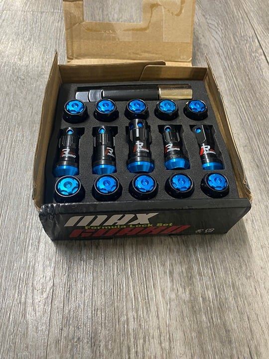 MilwaukeMax Guard blue lug nuts JDM 12x1.25 brand new