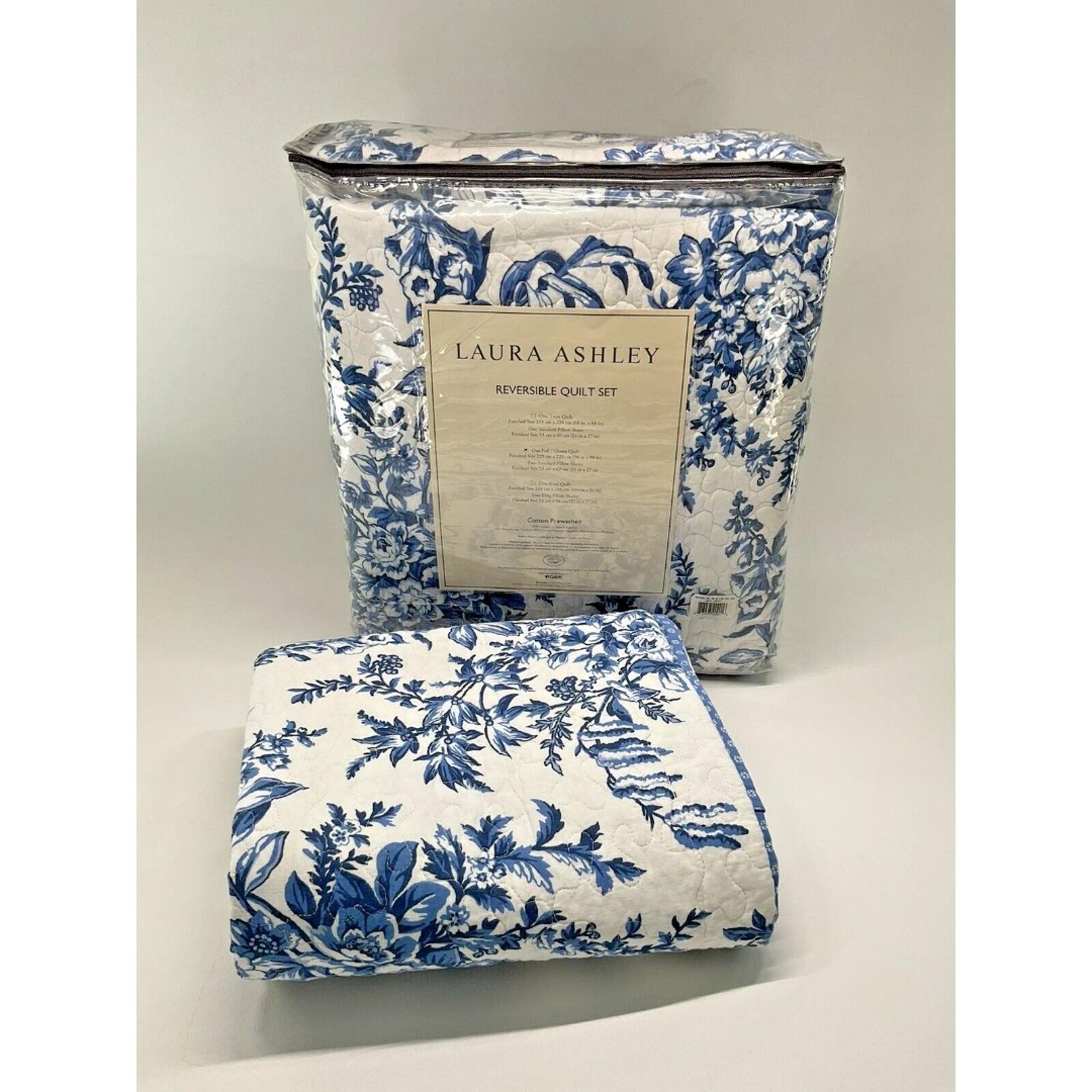 Laura Ashley Bedford Blue Delft Quilt Set 3PC Cotton Reversible Full/Queen FLAW