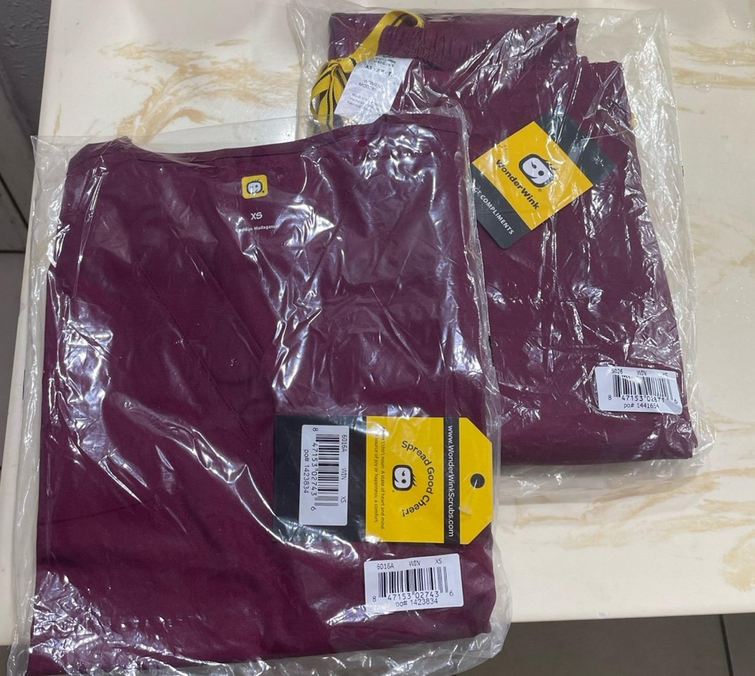 WonderWink Wine Scrub Set (NEW)!!!