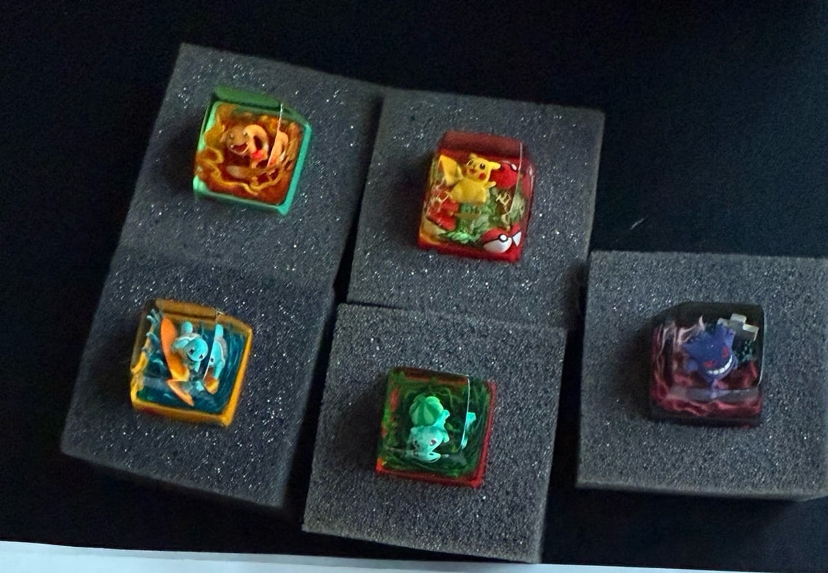 S-craft charmander, squirtle, bulbasaur, pikachu and gengar keycaps