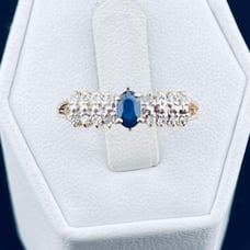 Vintage 1/4 carat sapphire and 1/3 carat diamond ring 14kt yellow gold