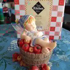 My Little Kitchen Fairie APPLE PICKER FA