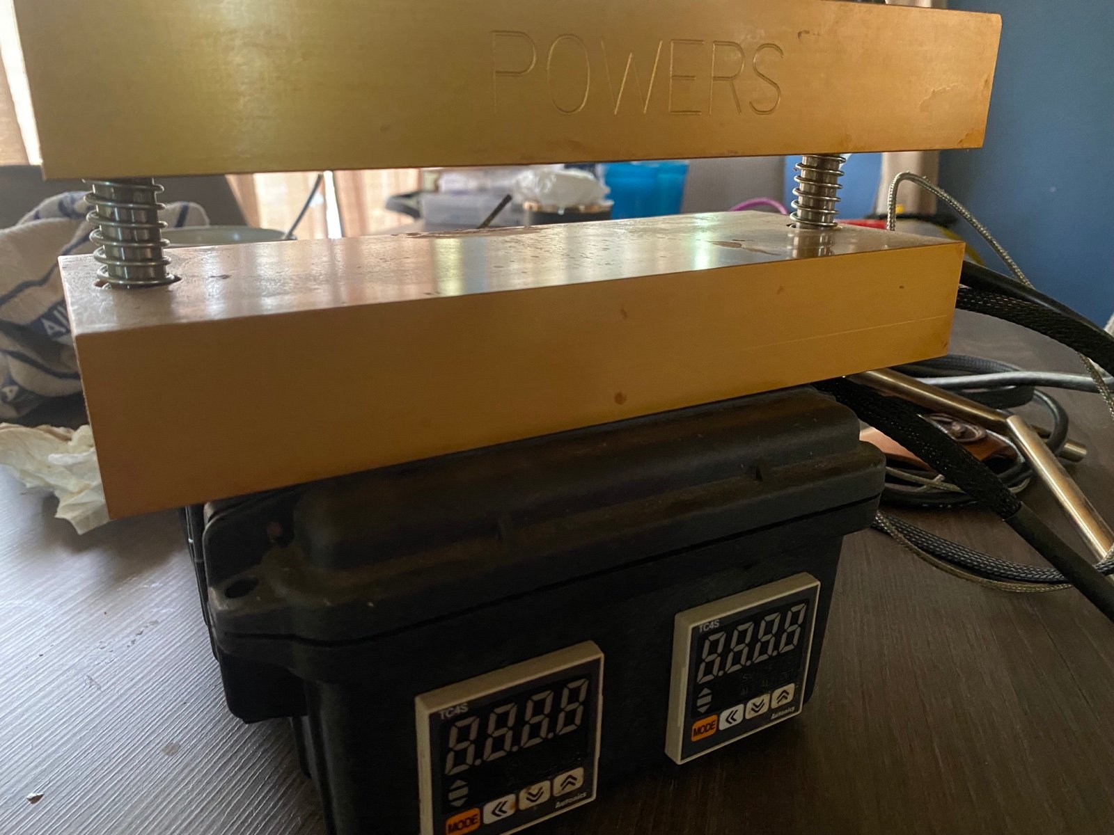 Powers Plate low temp Rosin Press with heather controller like NEW