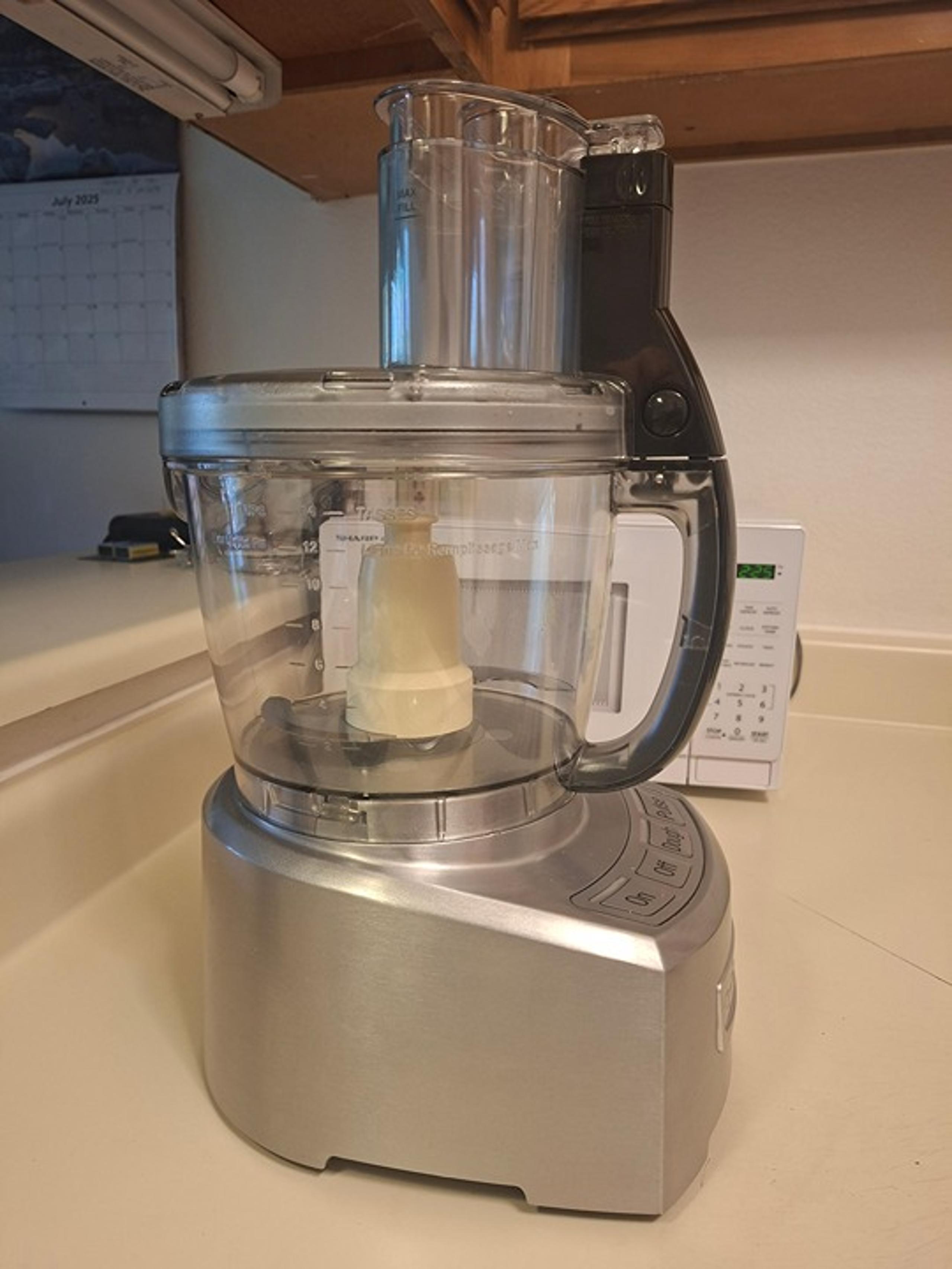 Cuisinart 16 cup food processor.
