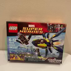 LEGO Superheroes 76019 Starblaster Showdown Building Set