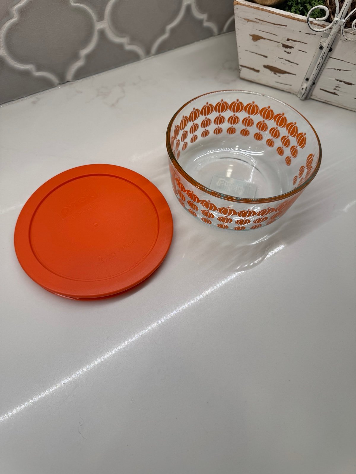 Vintage Pyrex bowl