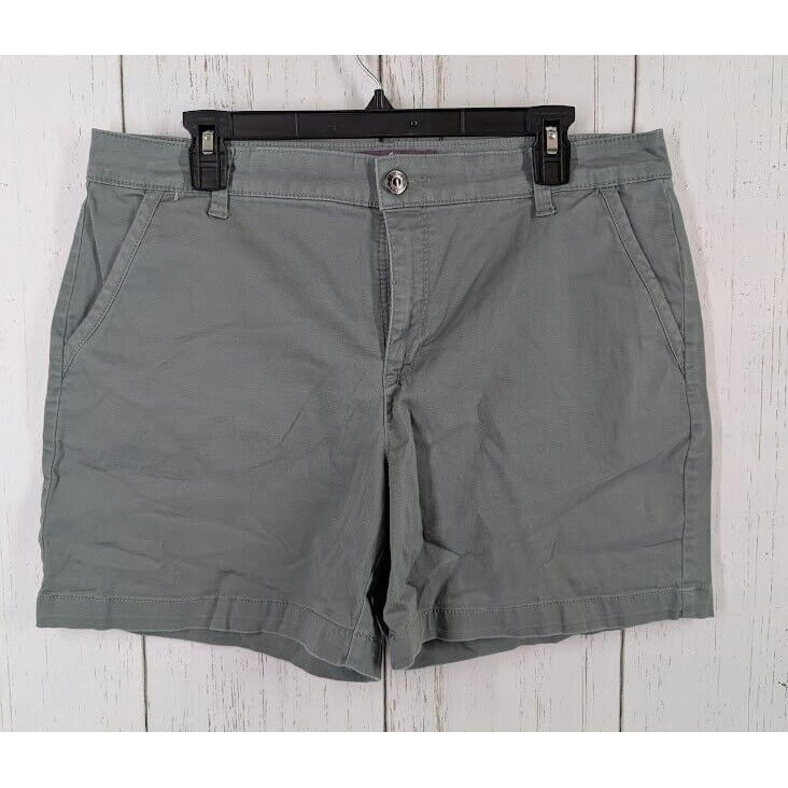 Gloria Vanderbilt Size 12 Green Casual Womens Outdoor Summer Shorts