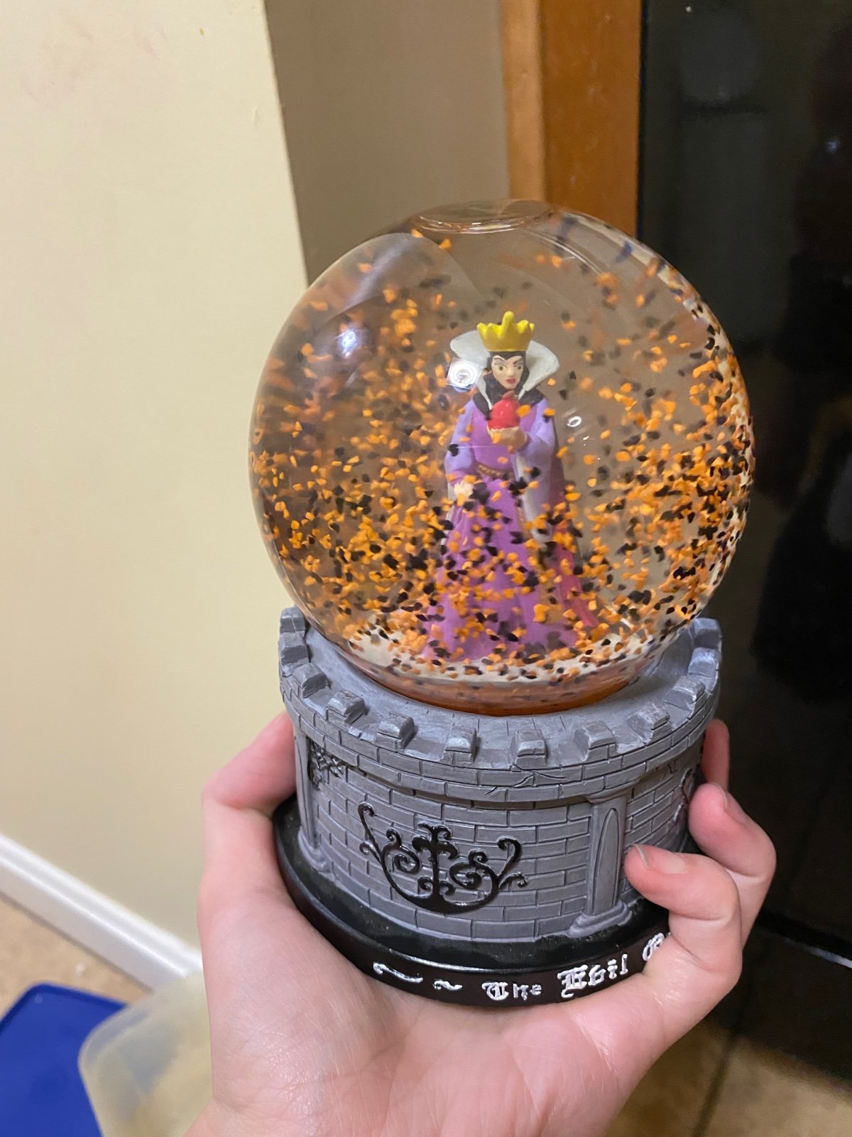Evil Villian| Snow White Snow Blower Globe