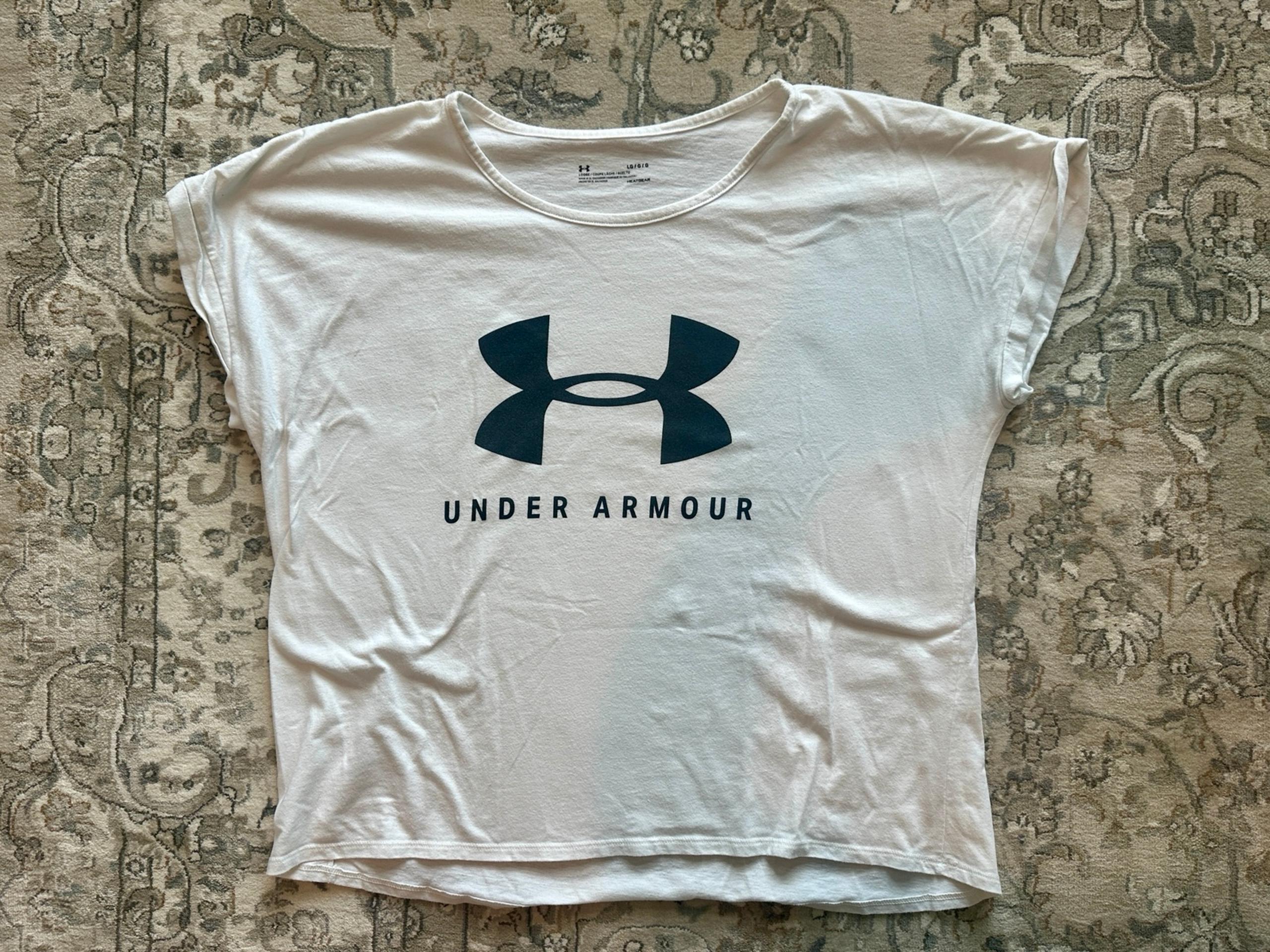 Women’s boxy loose-fit heatgear T-shirt size large vguc - Under Armour
