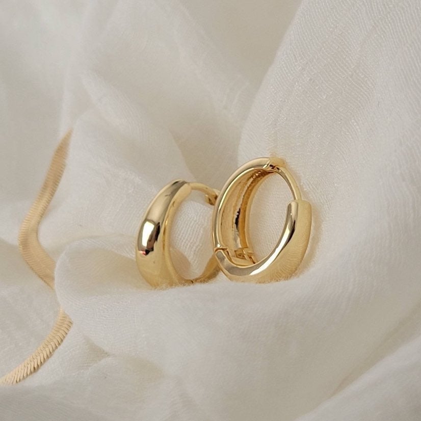 14K Yellow Gold Wide Bottom Huggie  Hoop Earrings, NWT