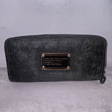 MARC JACOB LEATHER 3 DIVIDER LONG WALLET