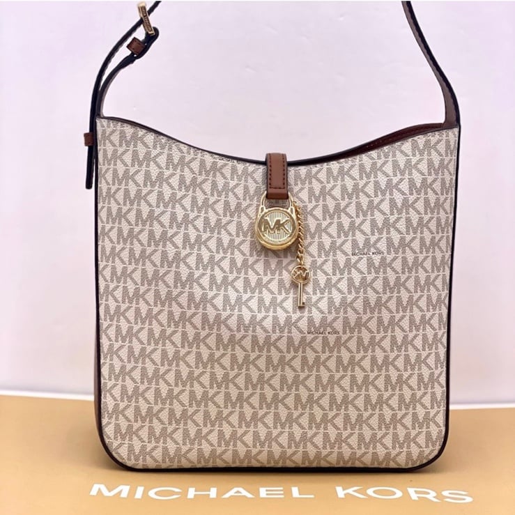 Michael Kors Lyra Small Bucket Shoulder Bag MK Vanilla