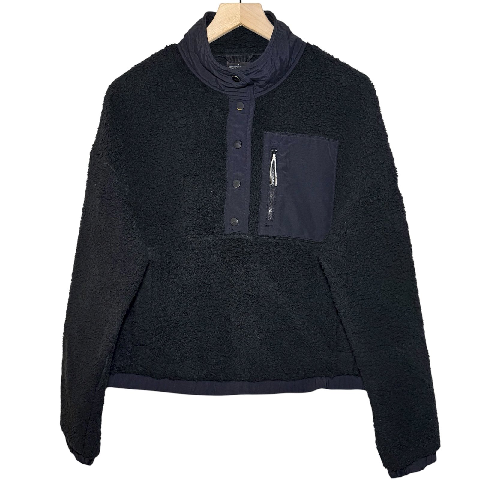 Vuori Cozy Sherpa Popover in Black