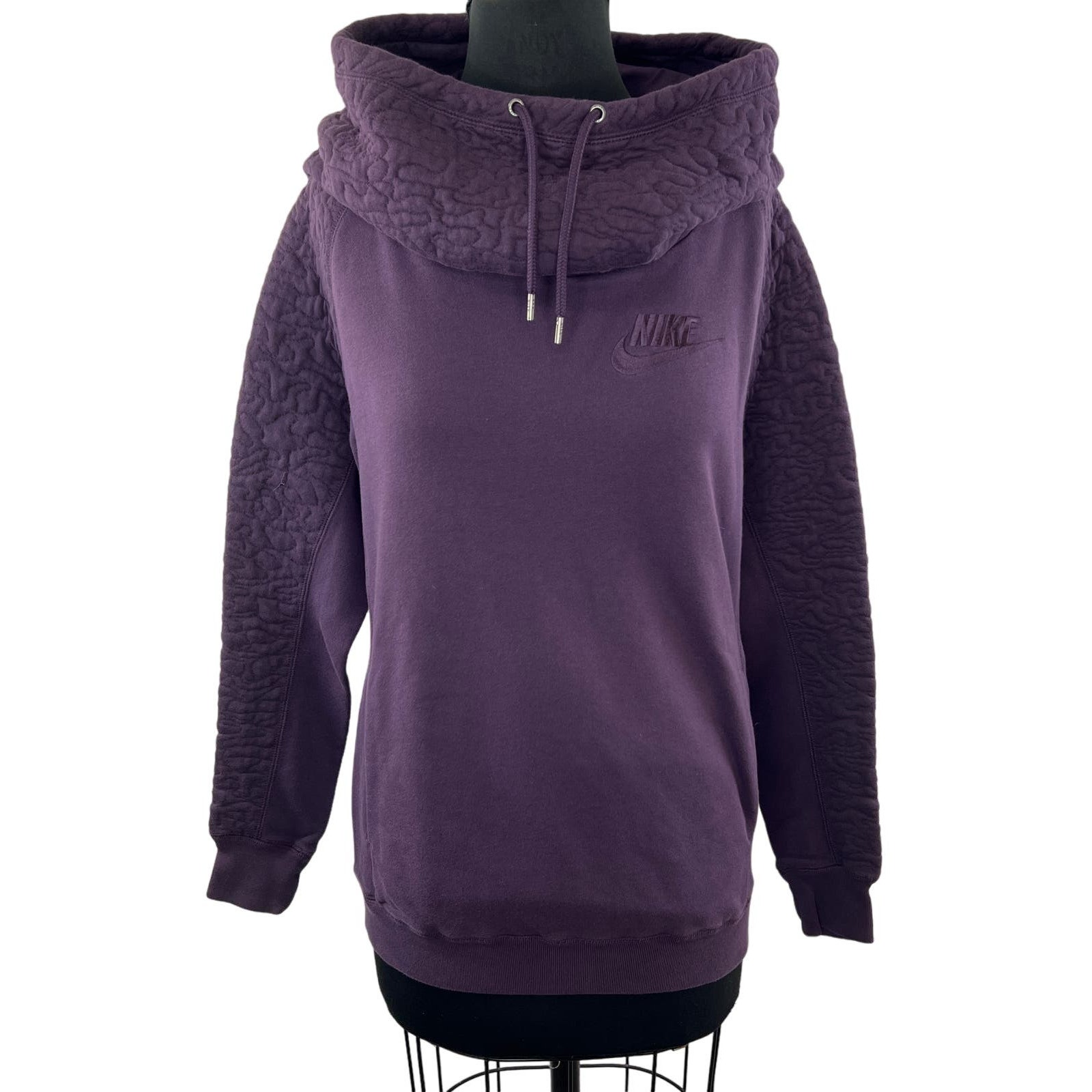 NIKE Rally Pullover Hoodie Purple Funnel Neck Long Sleeve Fleece Sweatshirt S