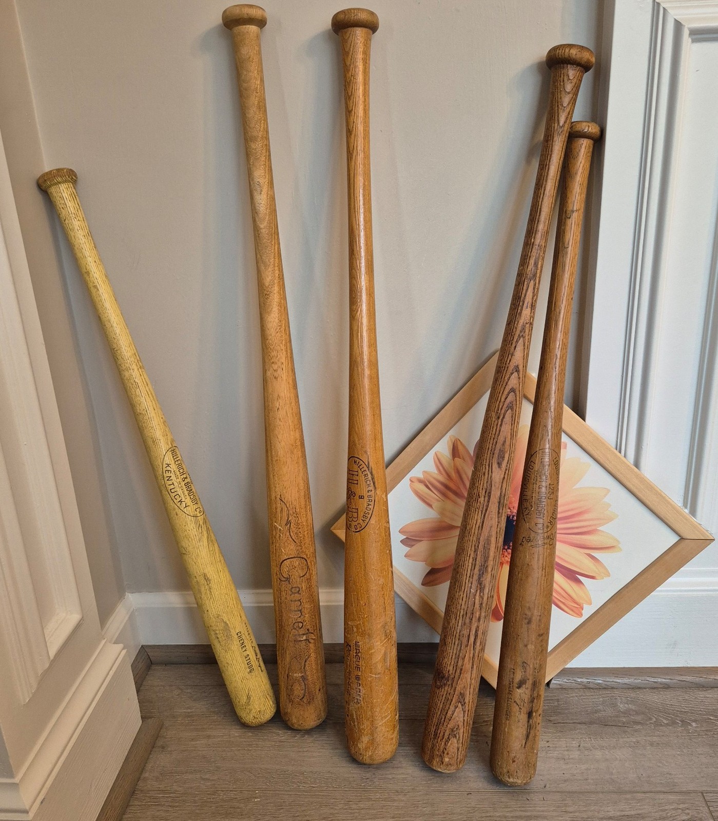 Lot of 5 vintage wood baseball bats assorted bands sizes Louisville Slugger