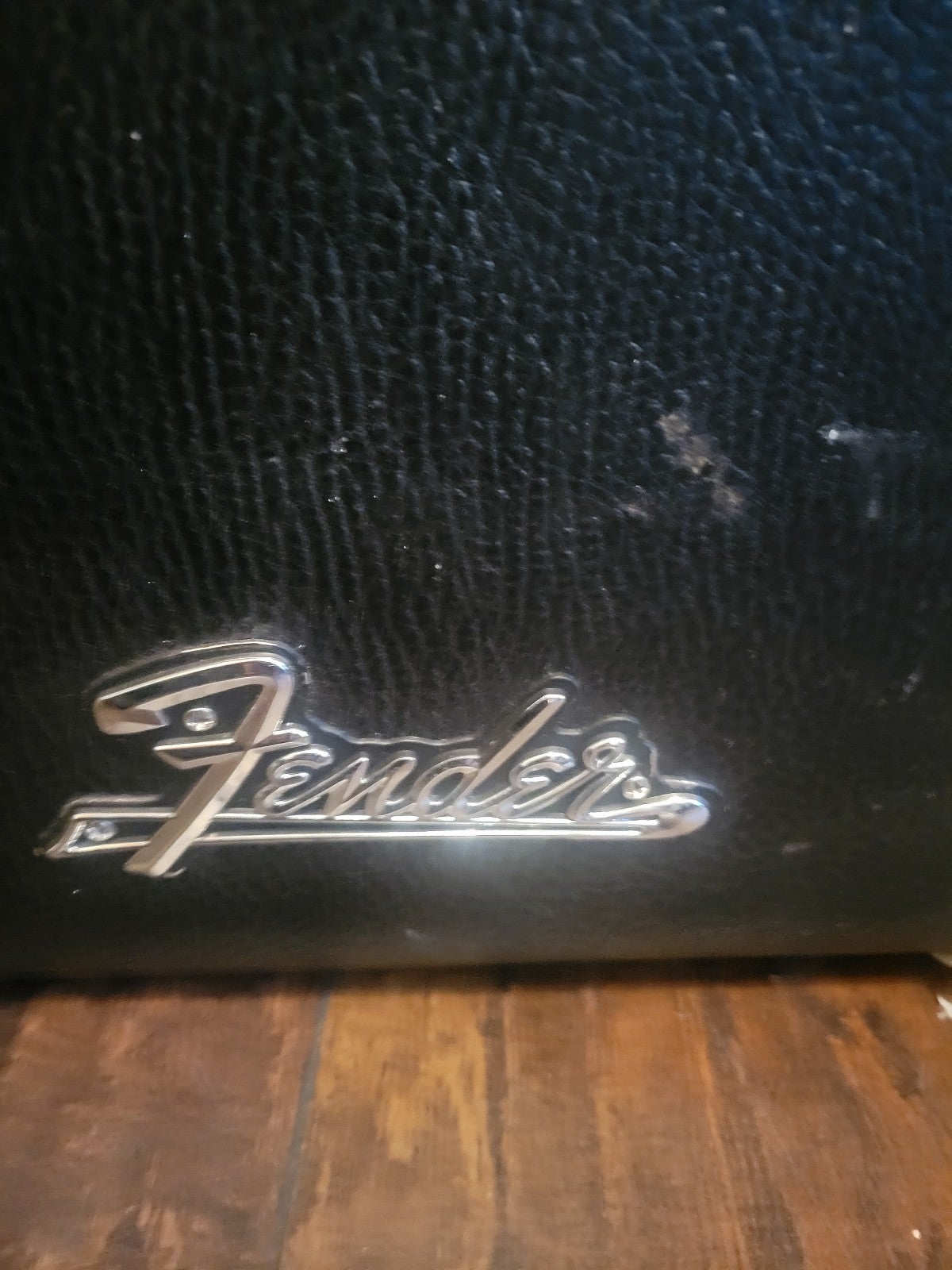 Fender hard shell guitar case - detail