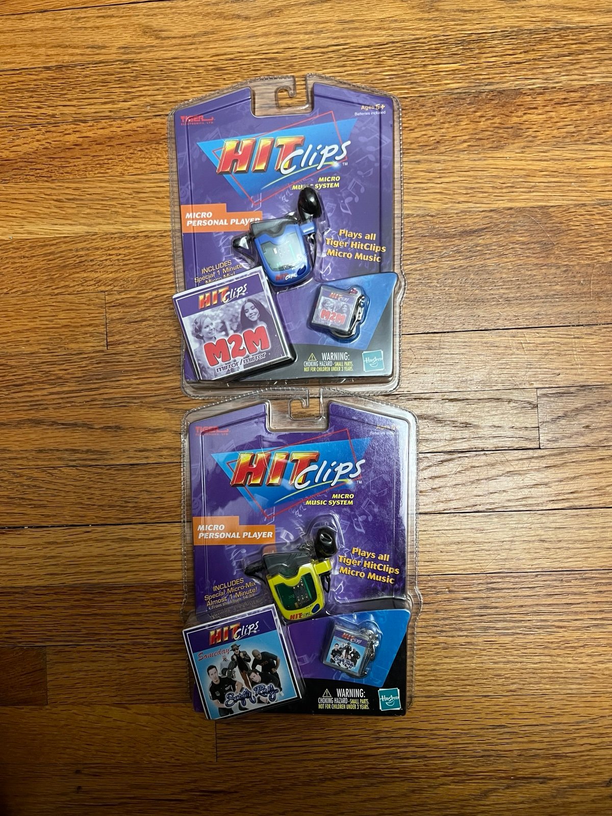 Set of two vintage hit clips