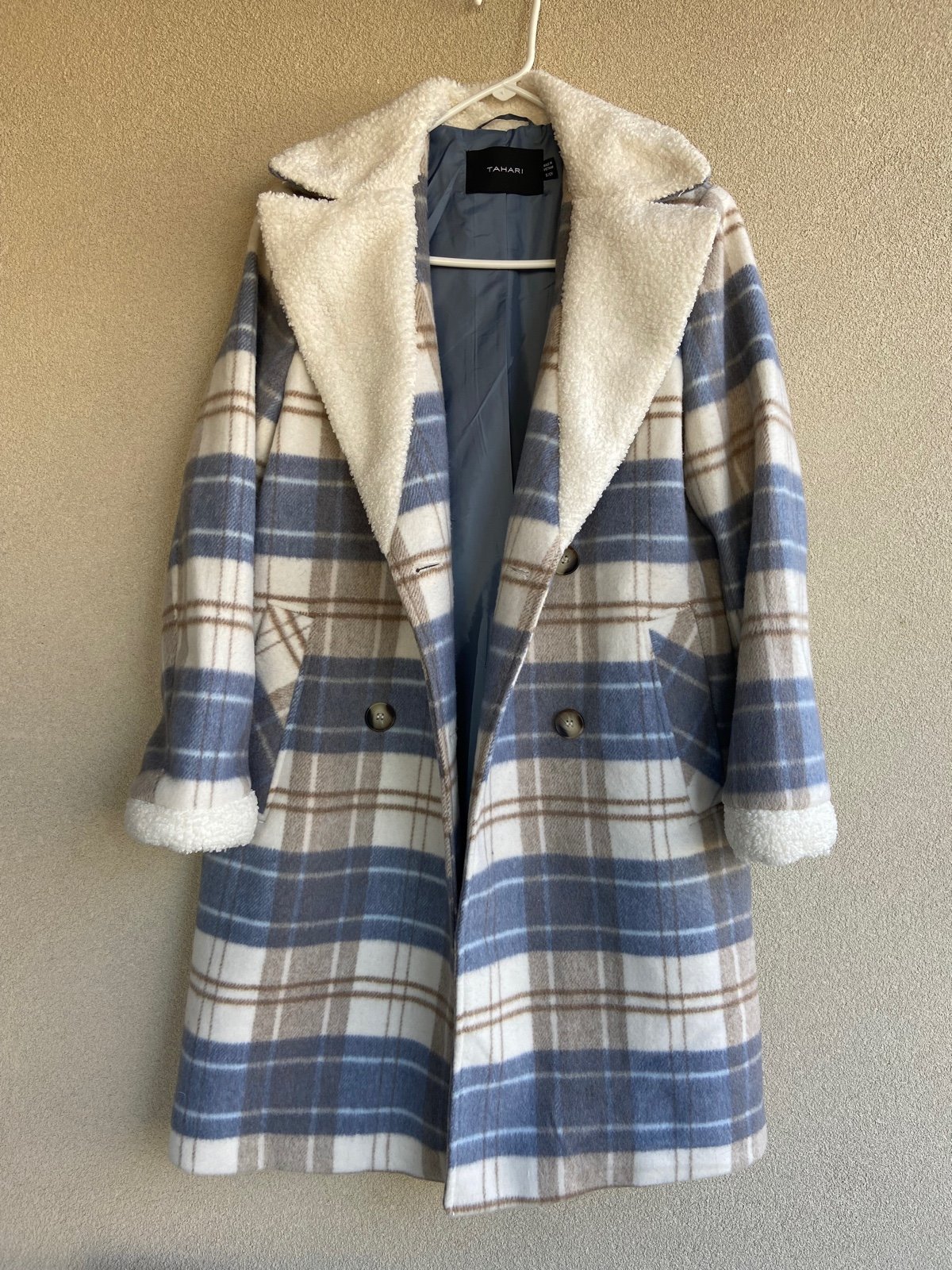 Tahari Coat. Small size. NWOT.