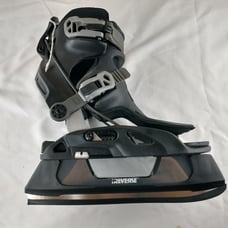 RX1 Binding with Ice Skate Chassis Fits over your Shoes Size Medium Unused