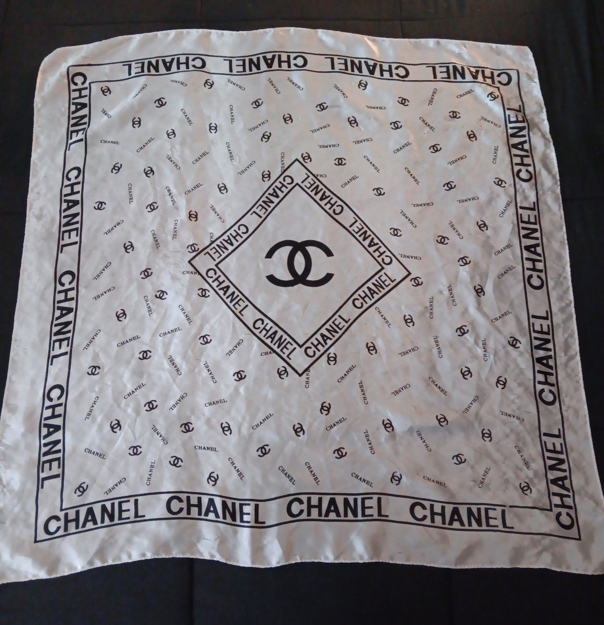 Marilyn Monroe Hollywood book stash box & Chanel scarf - detail