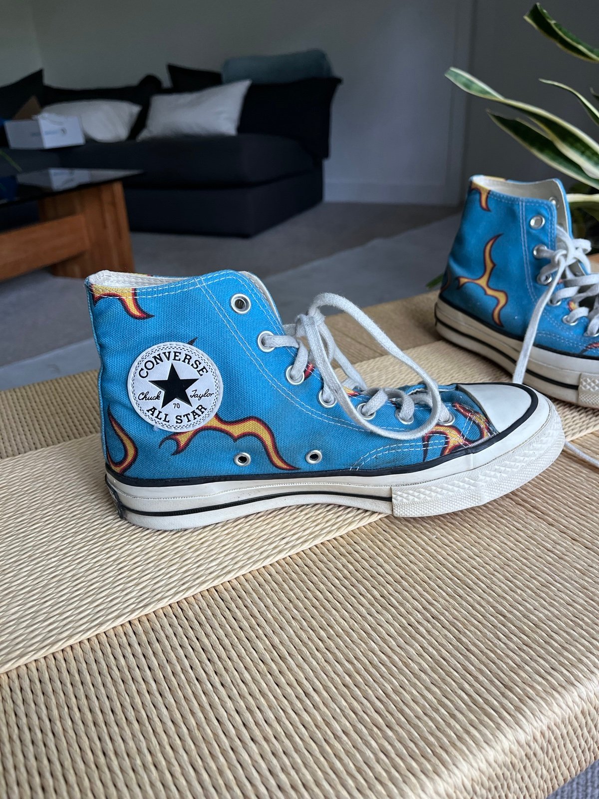 Size 7 women’s and size 5 men’s