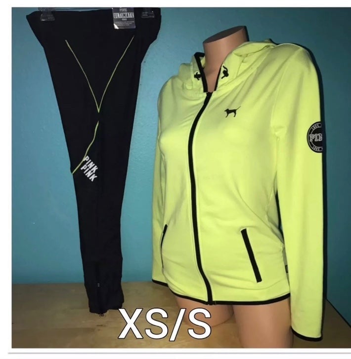 NWT VS PINK XS/S RARE SET
