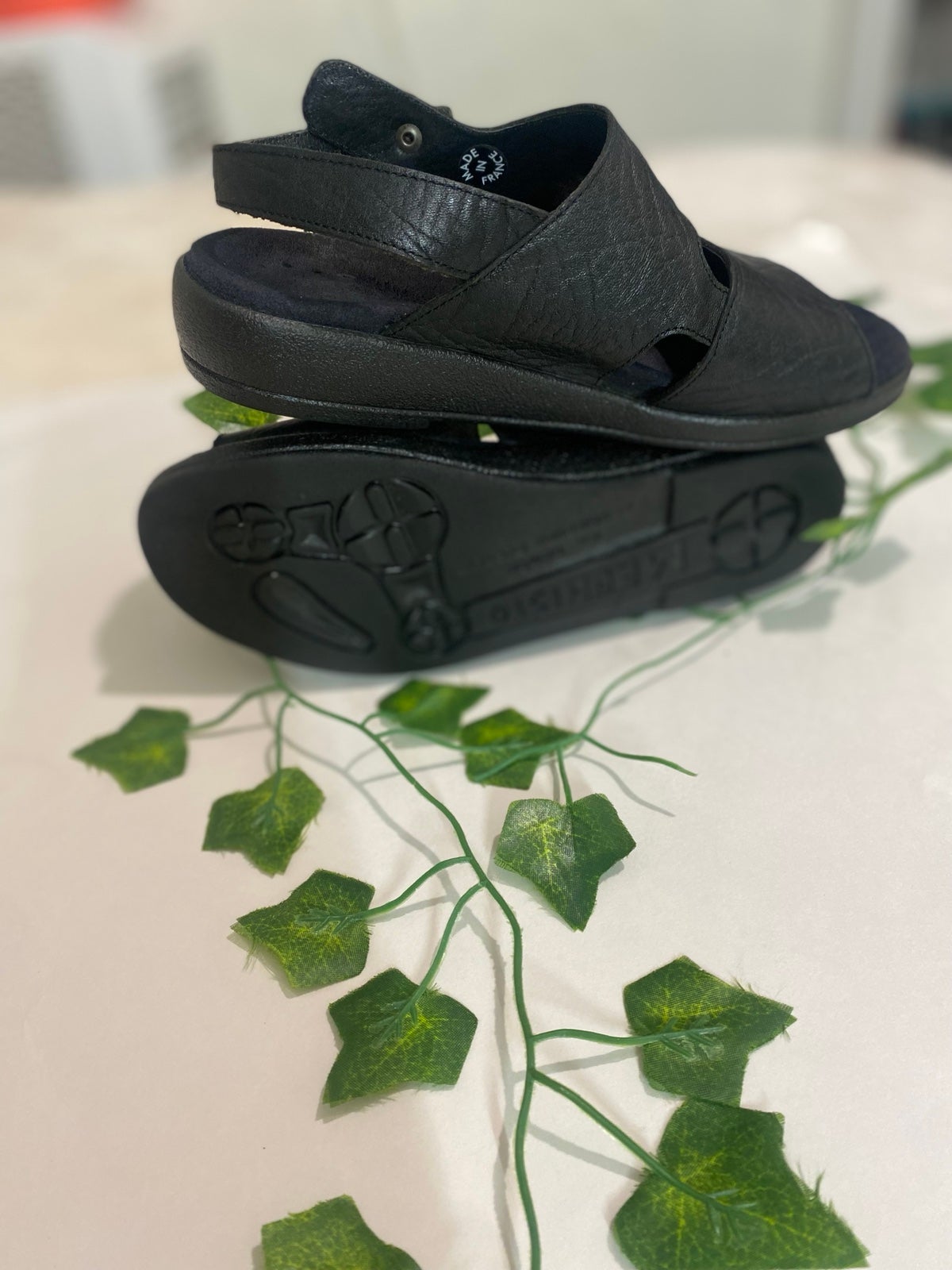 Mephisto Made In france Black / Women Sandals 8 8090531 Size 36