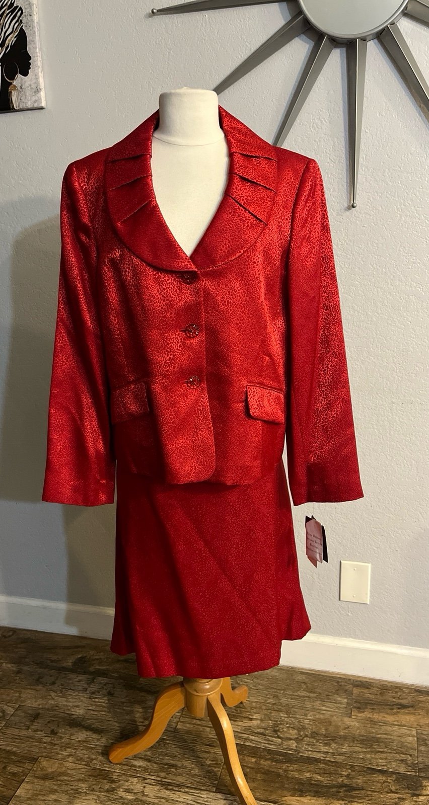 Red formal women’s Suit sz 16