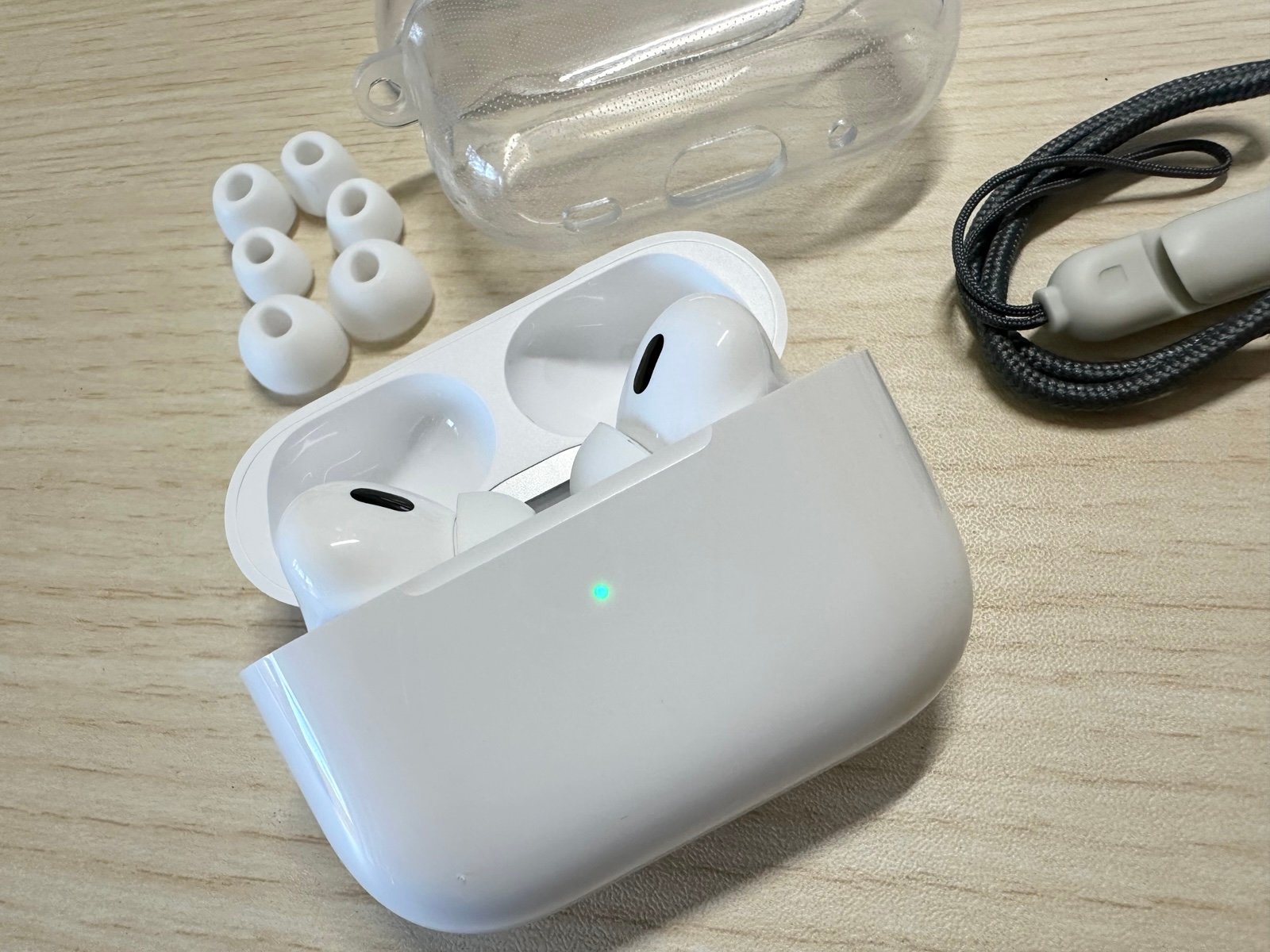 AirPods Pro 2 with case, ear tips, lanyard (without box)