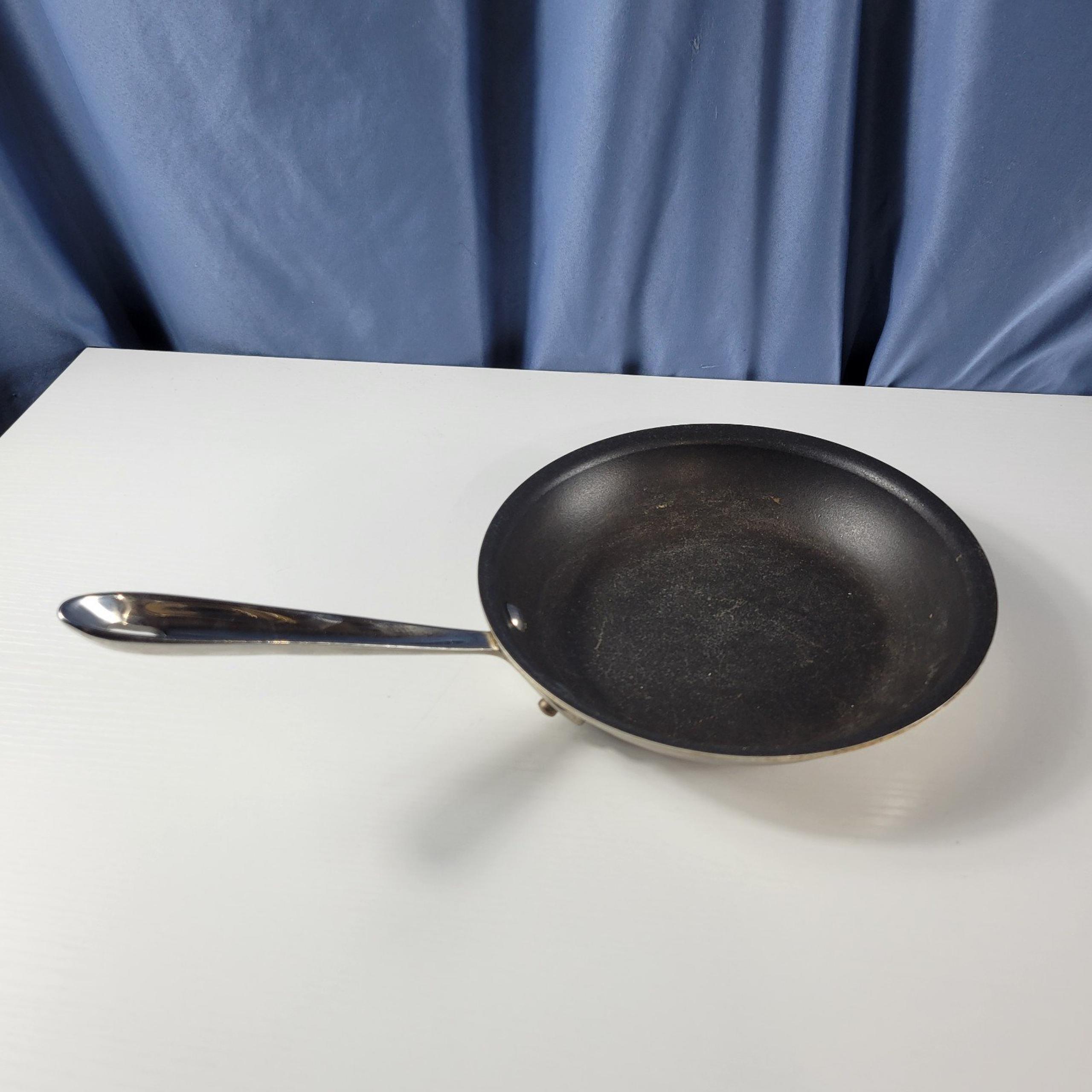 All Clad Kitchen | Preowned All Clad Non Stick  Pan