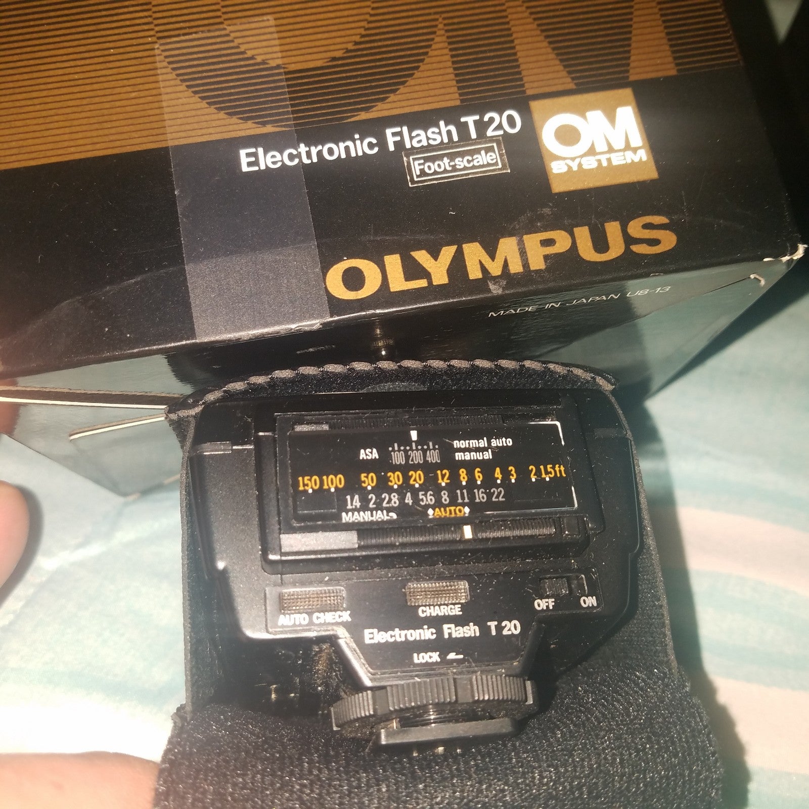 Olympus electronic flash T20 foot scale