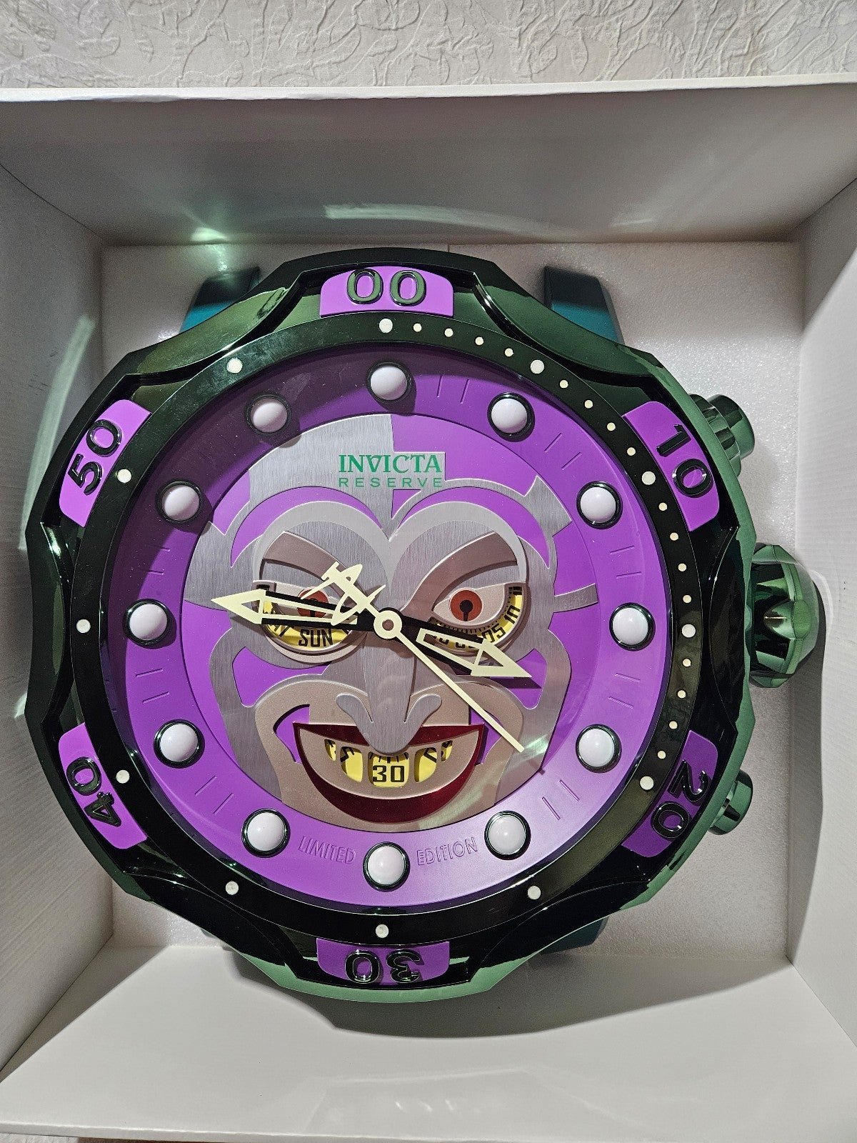 Invicta DC Comics Joker Wall Clock 19 (35141)