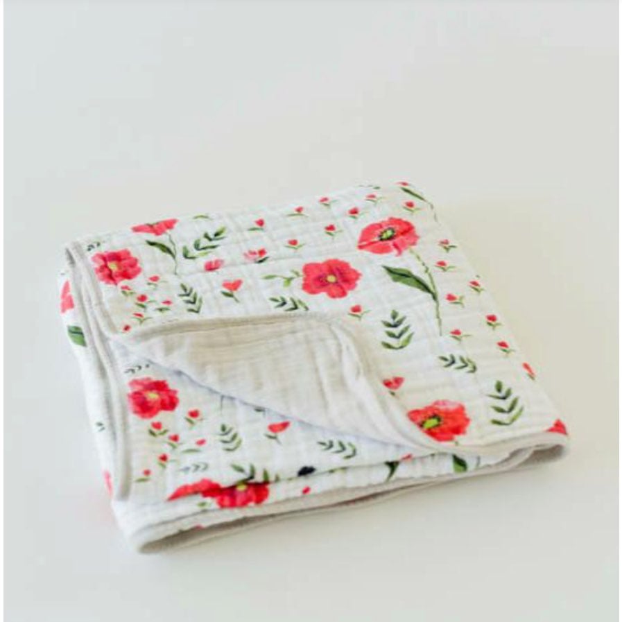 little unocorn poppy muslin quilt