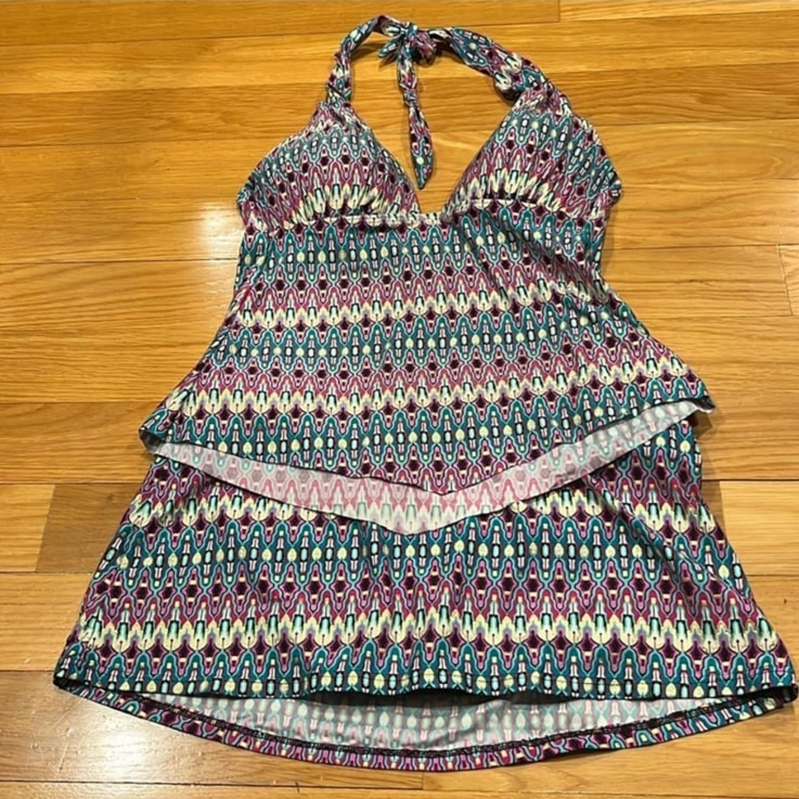 Kenneth Cole New York women's 2 piece swim suit size medium.