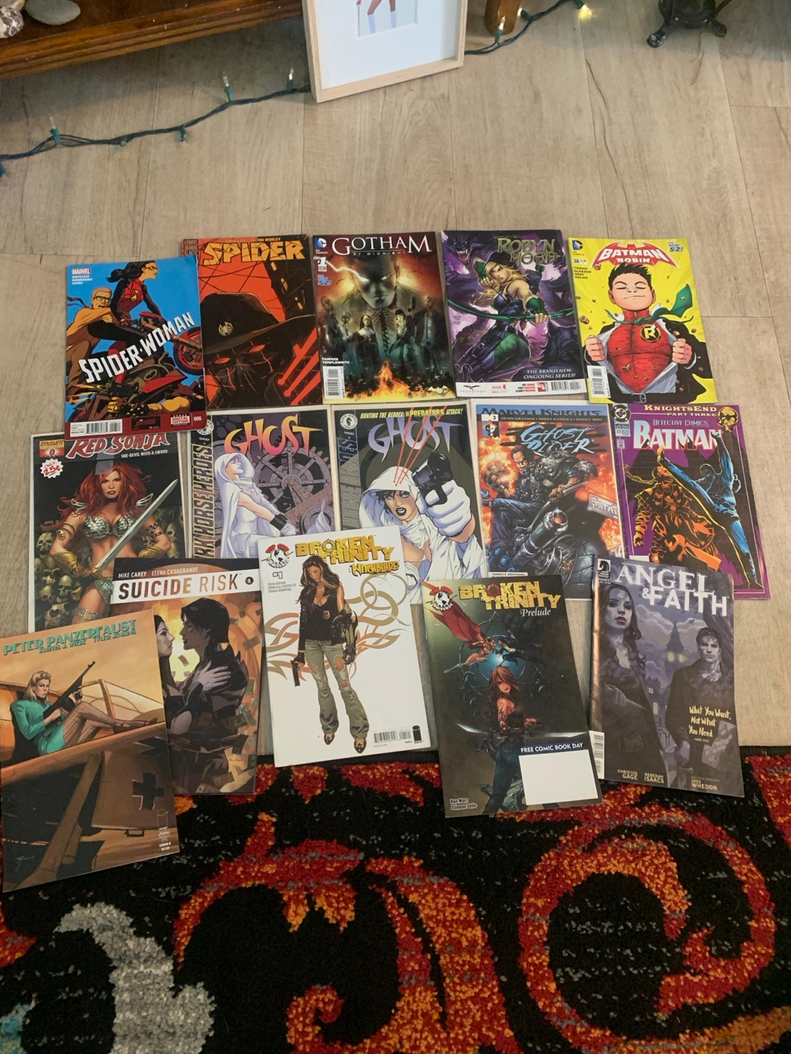 Comic Book Lot DC and Marvel vintage great shape . 15 in lot assorted