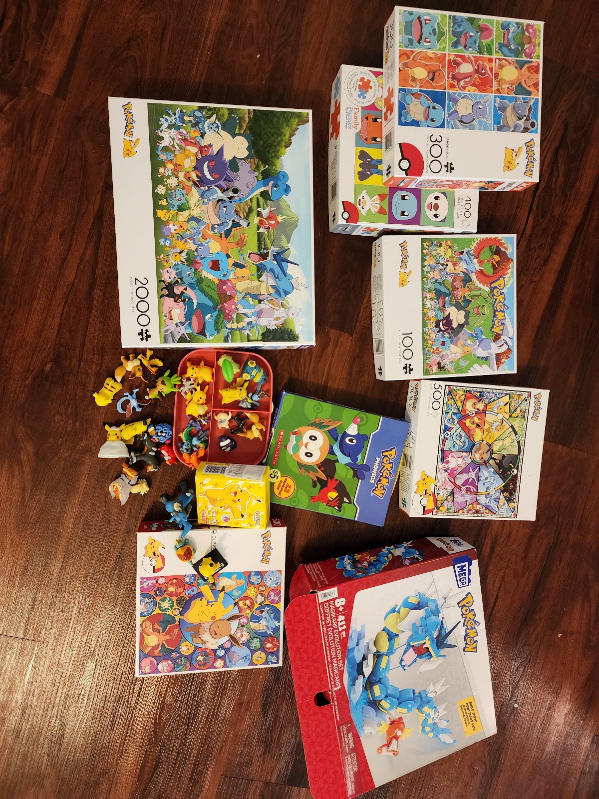 Pokémon figures, puzzles, toys lot