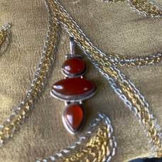 STERLING SILVER, 3 CARNELIAN STONE PENDANT Oval Settings Rope Turned Edges Core