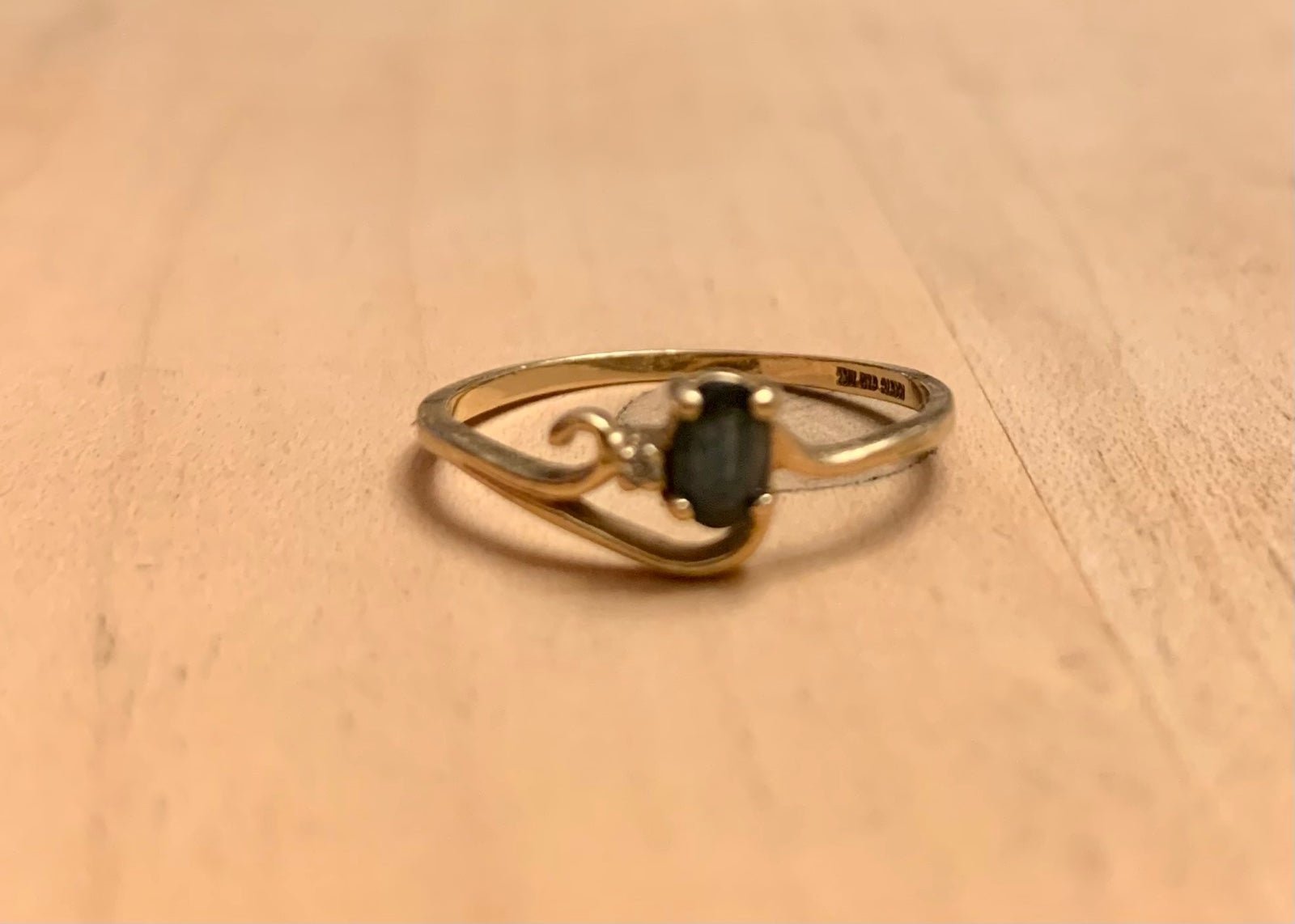 10k sapphire ring firm