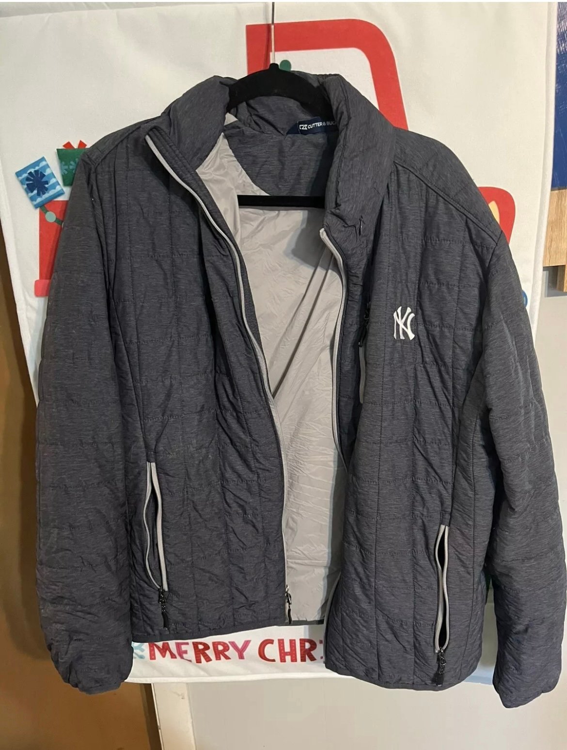 Cutter And Buck New York Yankees Insulated Full Zip Puffer Jacket. Medium