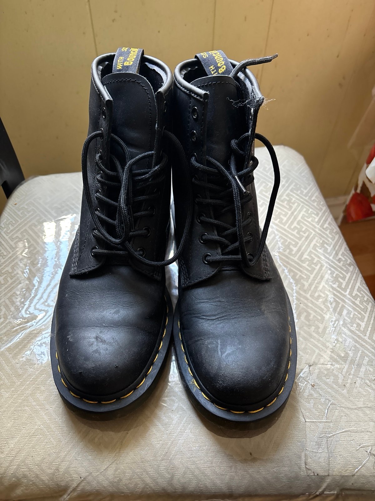 DR. DOC MARTENS Womens 1460 Size 8M/9W Original Shoes Black Leather Combat Boots