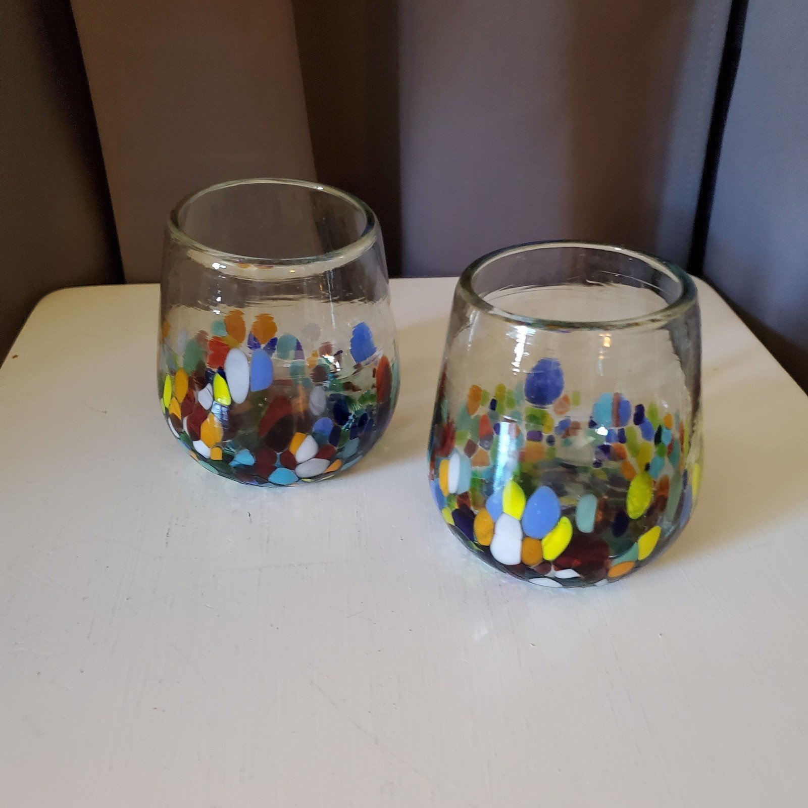 Set Of 2 Handblown Artisan Stemless 4 Wine Glasses, Multicolor Confetti