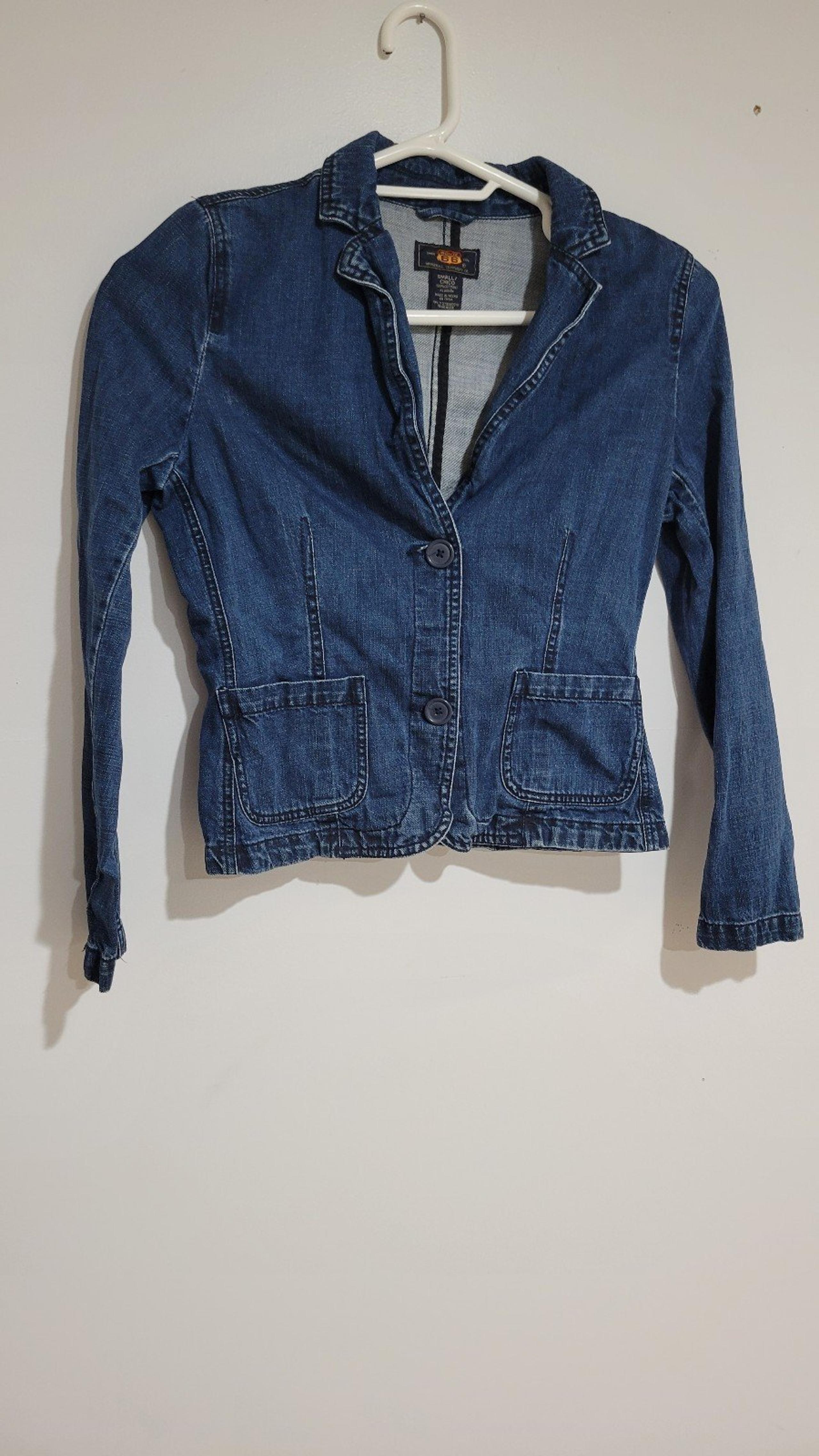 ROUTE 66 womens Denim Jean Jacket-SIZE S Color medium wash two buttons